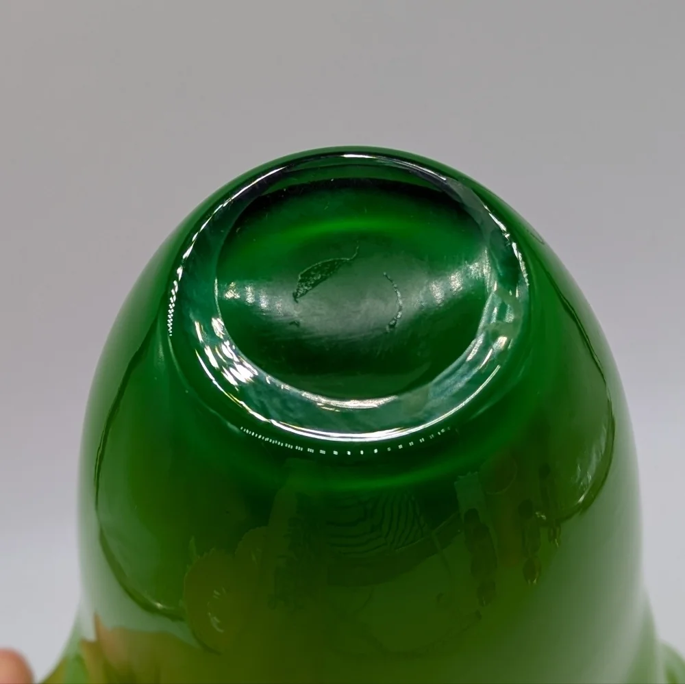 Green Yellow Handkerchief Ruffle Edge Glass Art Vase